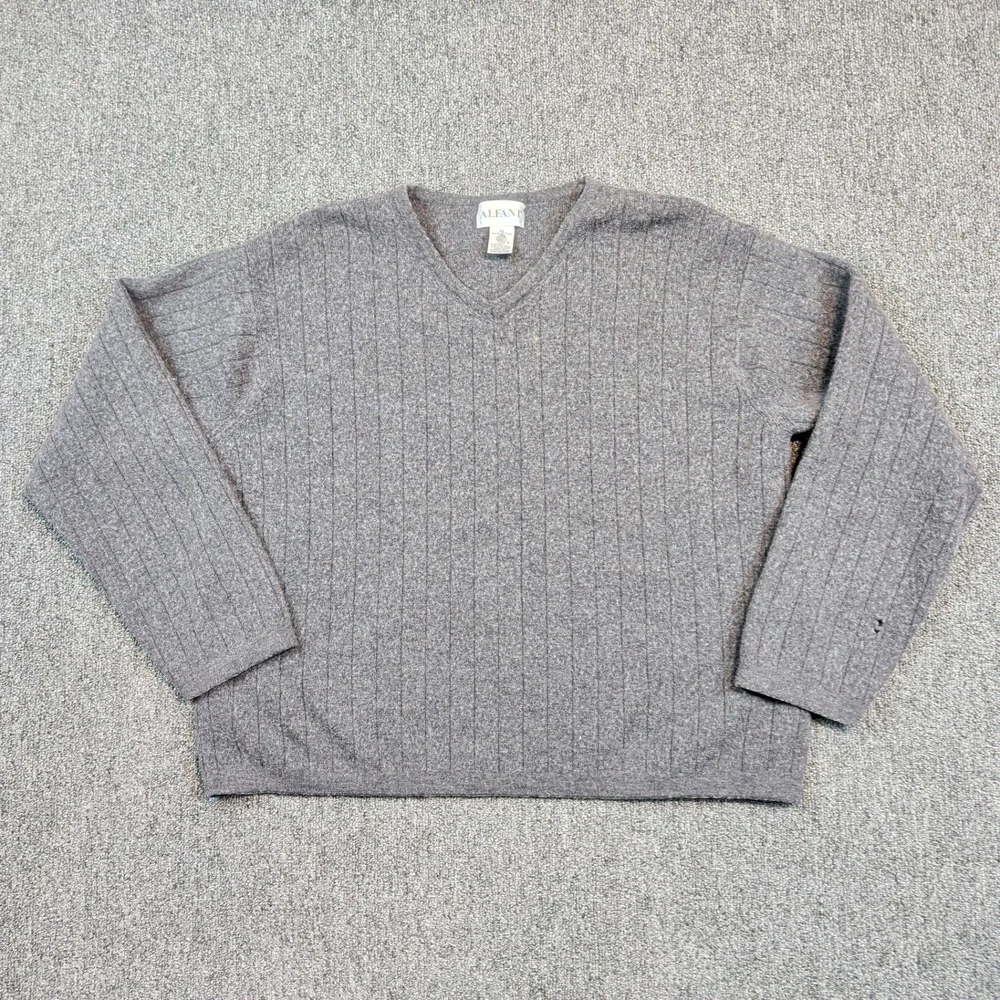 Alfani Vintage Italian V-Neck Sweater XL Gray Extra Fine Merino Wool Ribbed Knit